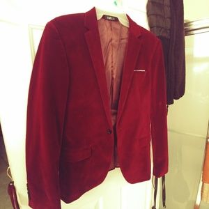 Men wine color velvet blazer. Size small (slim fit
